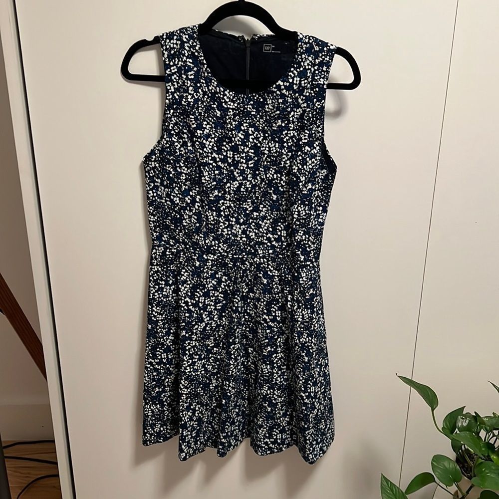 Gap Dress in Black floral print - Size 4